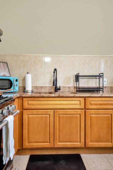 Golden Gem In Heart Of East Rock Quiet 3Br Near Dt And Yale Διαμέρισμα New Haven Εξωτερικό φωτογραφία