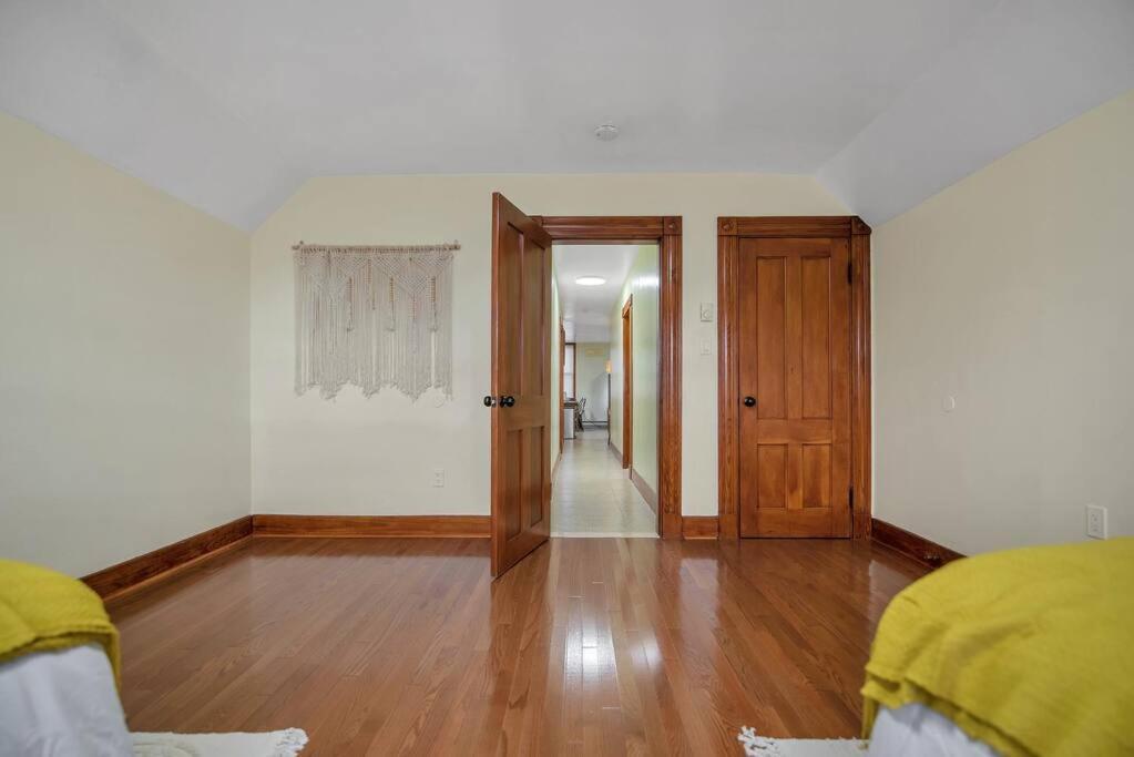 Golden Gem In Heart Of East Rock Quiet 3Br Near Dt And Yale Διαμέρισμα New Haven Εξωτερικό φωτογραφία