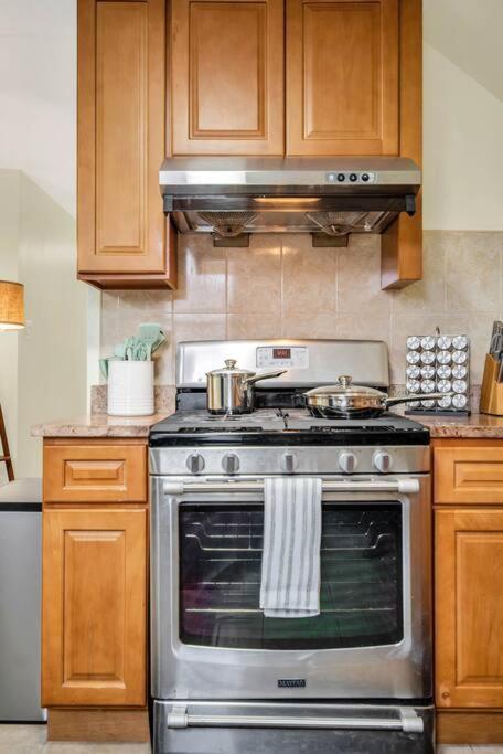 Golden Gem In Heart Of East Rock Quiet 3Br Near Dt And Yale Διαμέρισμα New Haven Εξωτερικό φωτογραφία